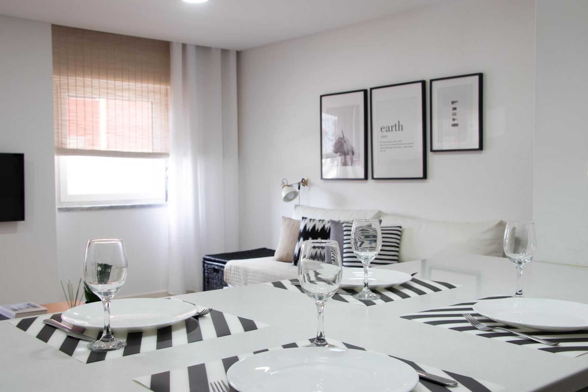 Earth Element Apartment เปนิช ภายนอก รูปภาพ