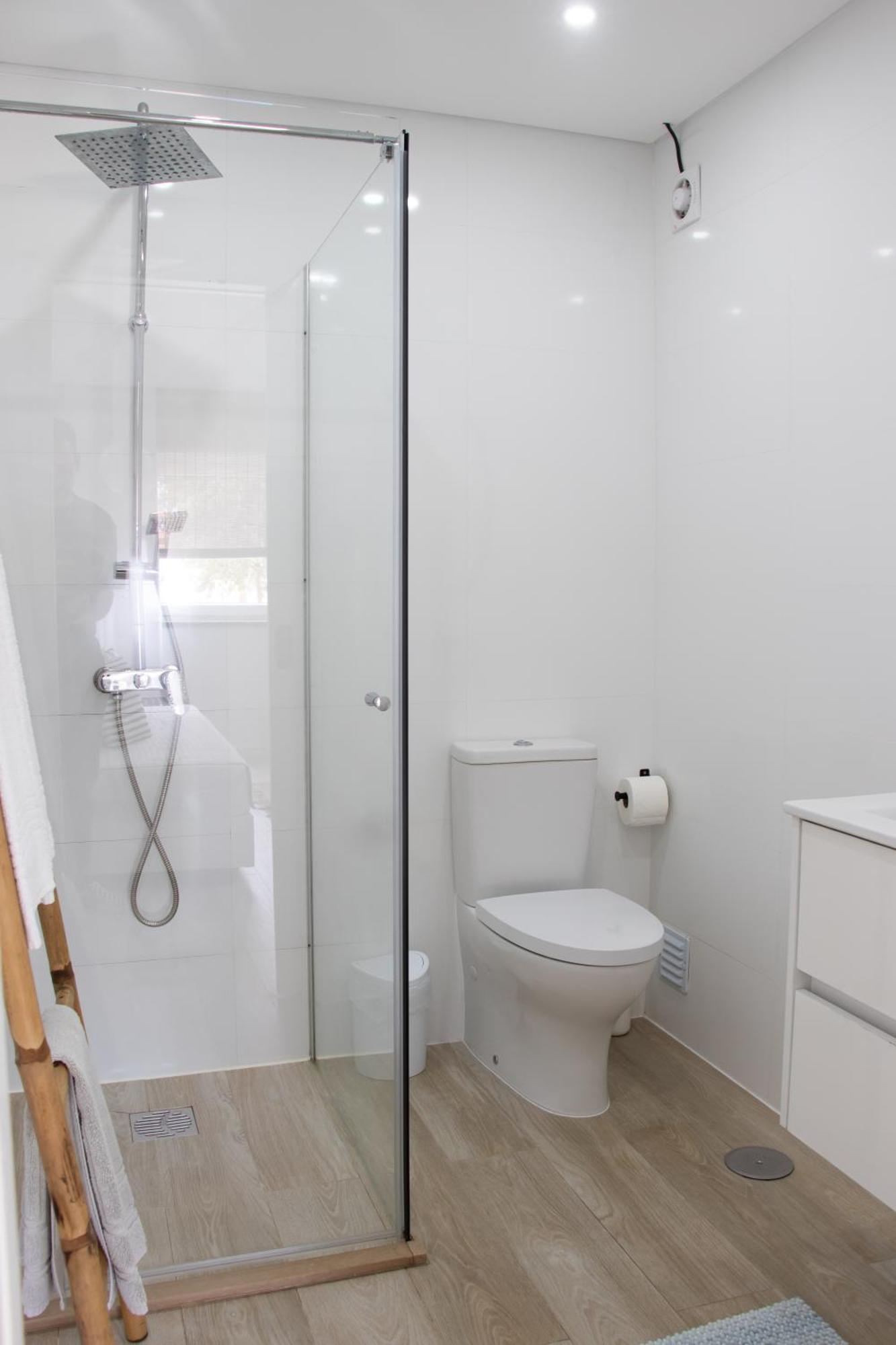 Earth Element Apartment เปนิช ภายนอก รูปภาพ