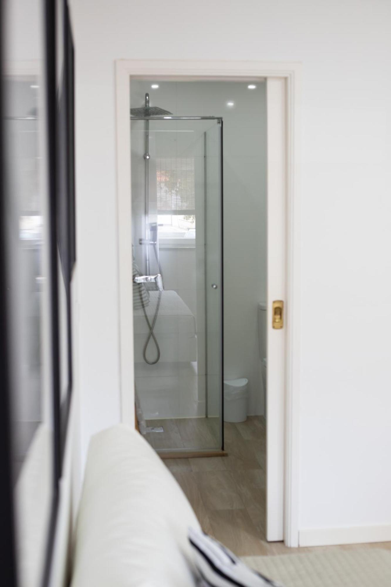 Earth Element Apartment เปนิช ภายนอก รูปภาพ
