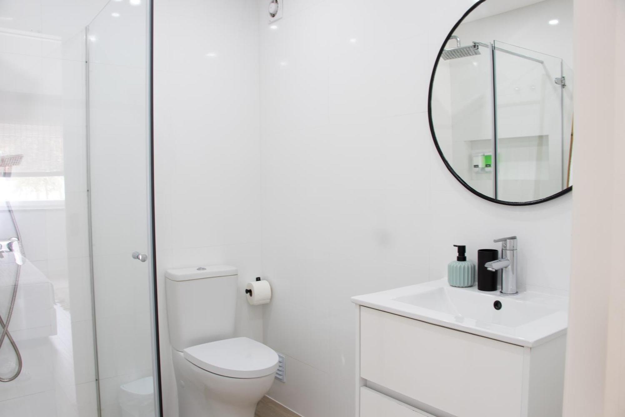 Earth Element Apartment เปนิช ภายนอก รูปภาพ
